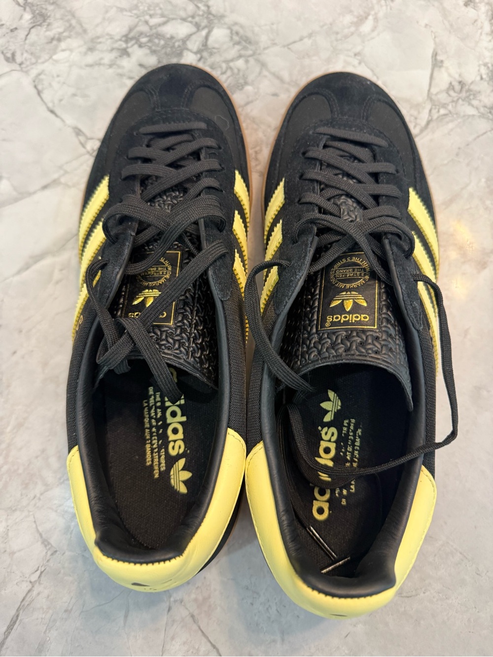 Adidas Gazelle Black & Yellow Sneaker UNISEX (Size 10 fits a women 11) NEW